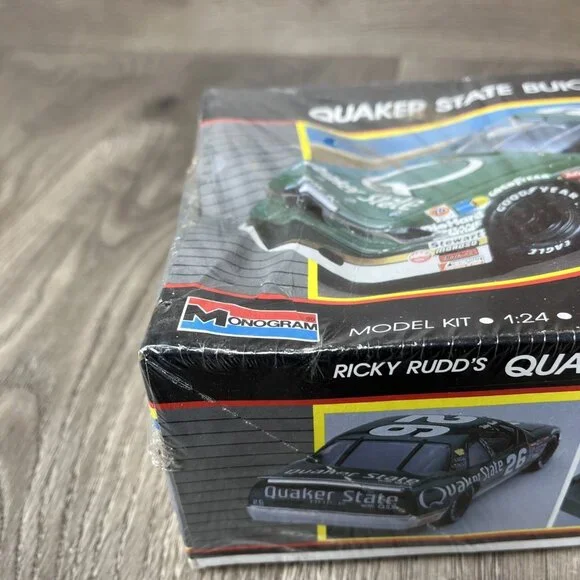 Monogram #26 Ricky Rudd Quaker State Buick Regal 1:24 Scale #2786 Model Kit 1989 - Picture 2 of 10